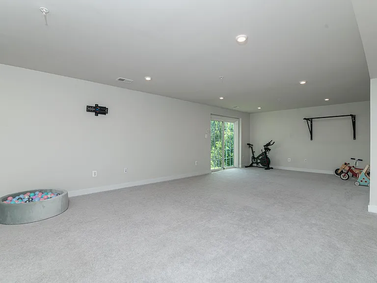405 Potomac View Pkwy — Photo 24