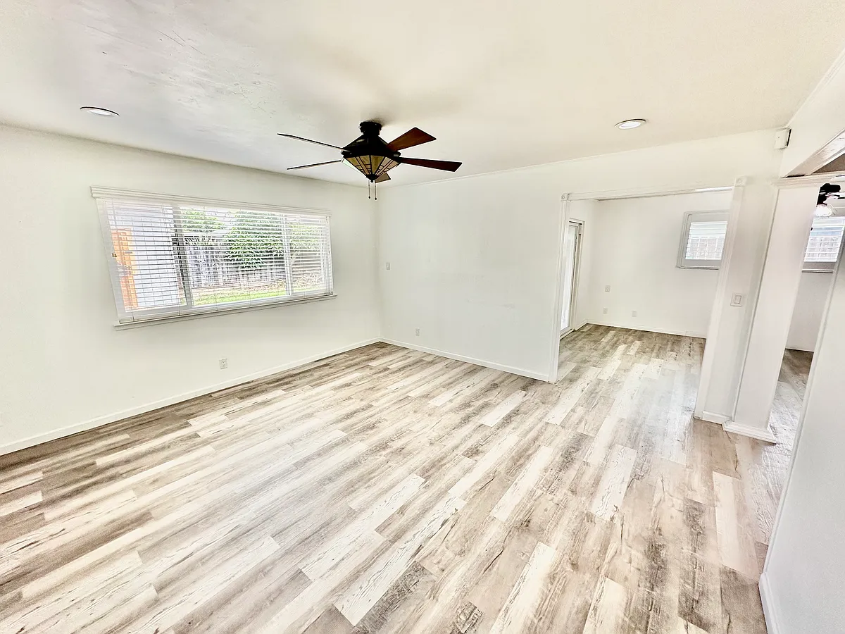 Building Photo - 3058 W San Gabriel Ave