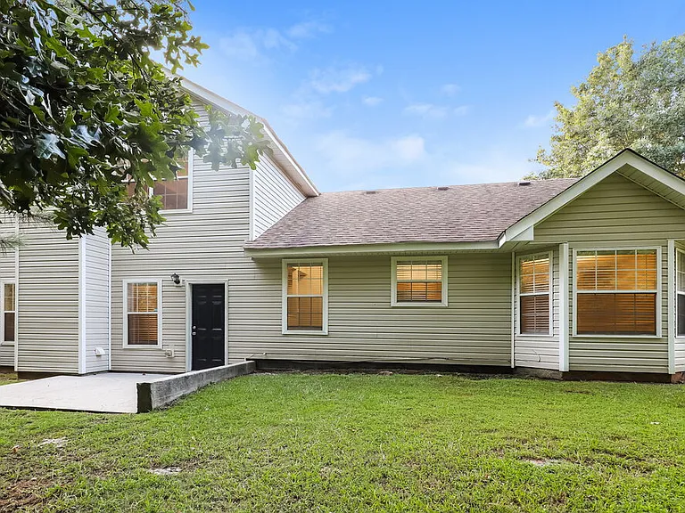 125 Titan Rd — Photo 17