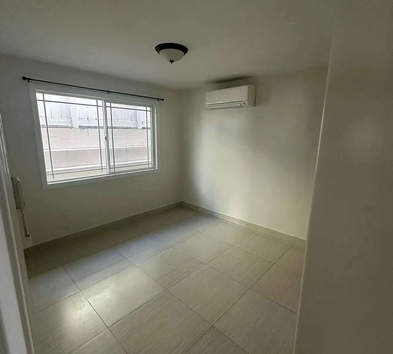 3 bed, 1380 sqft, $3,400 — Photo 4