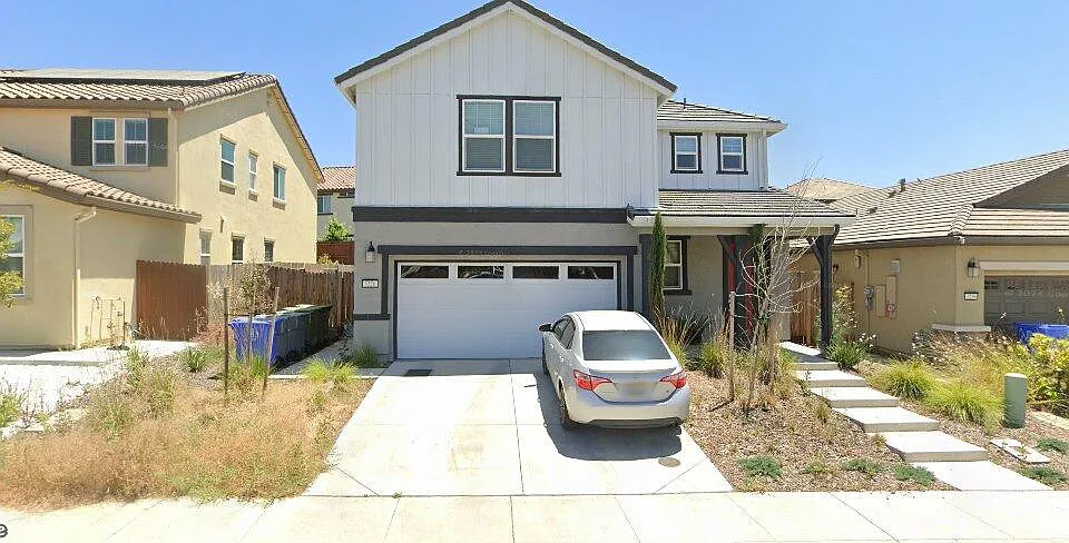 3226 Dragonfly Way