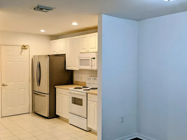 1804 Blue Heron Ln #C — Photo 9