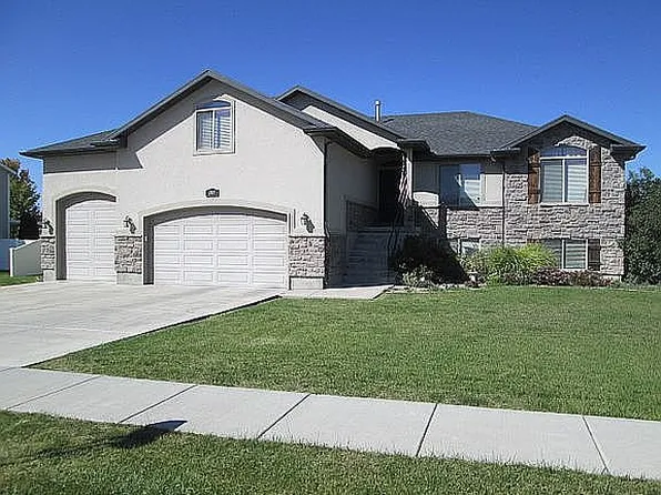 285 W 350 S, Hyde Park, UT 84318