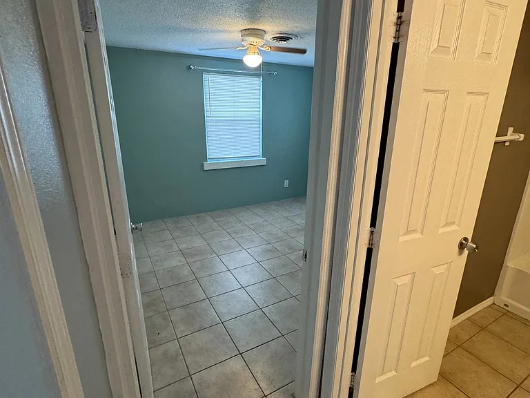 626 Yale St — Photo 19