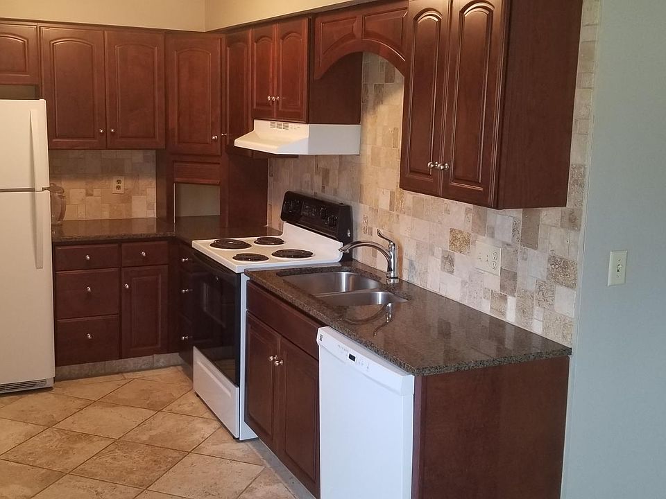 1st image of 660 Kennedy Dr APT 5