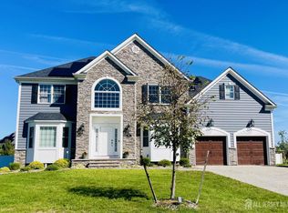 91 Scarborough Rd, Belle Mead, NJ 08502