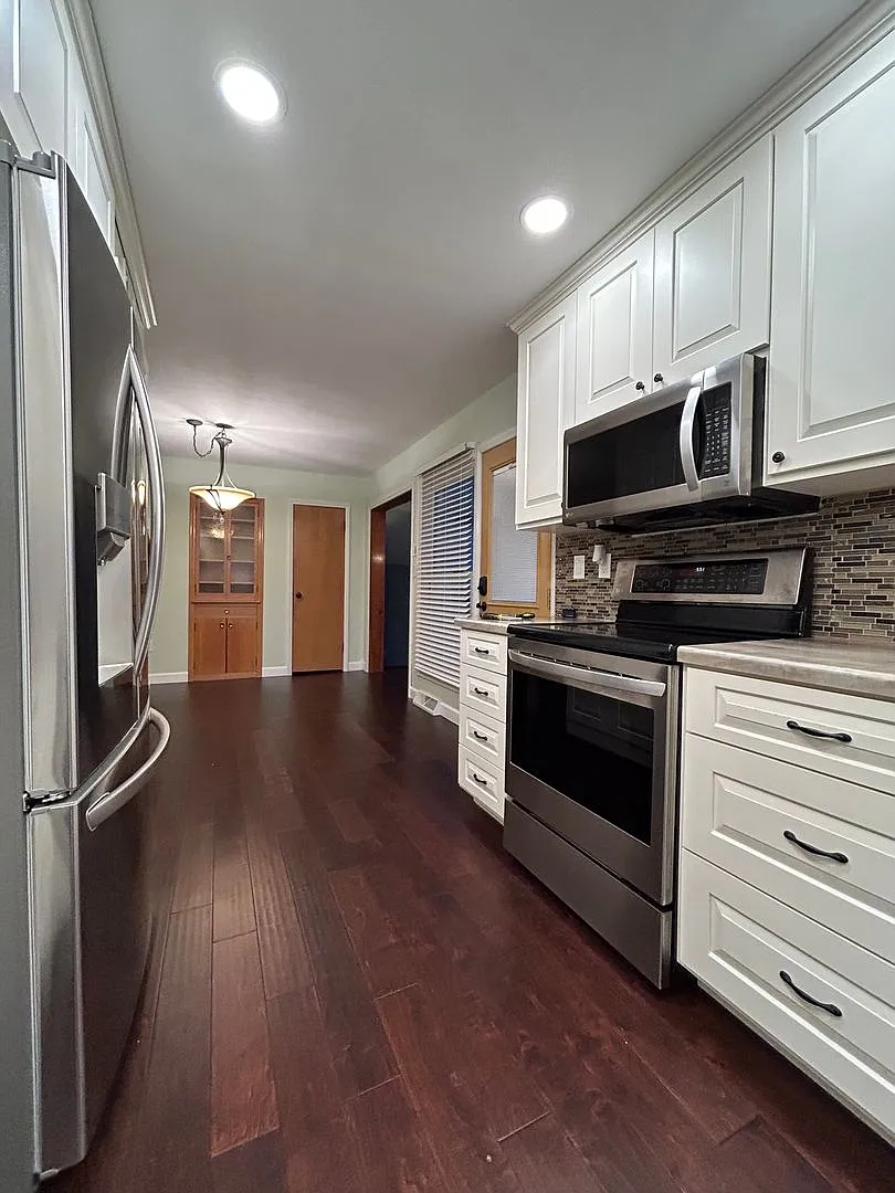 Single Family Home In La Crosse — Photo 4