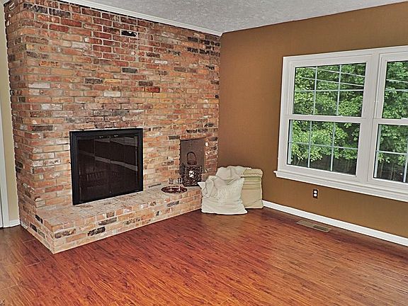 3rd image of 6930 Carriage Hill Dr APT 203