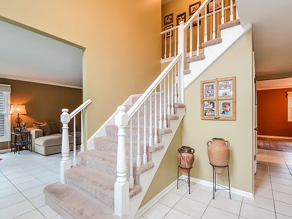 2nd image of 2946 Priscilla Ave