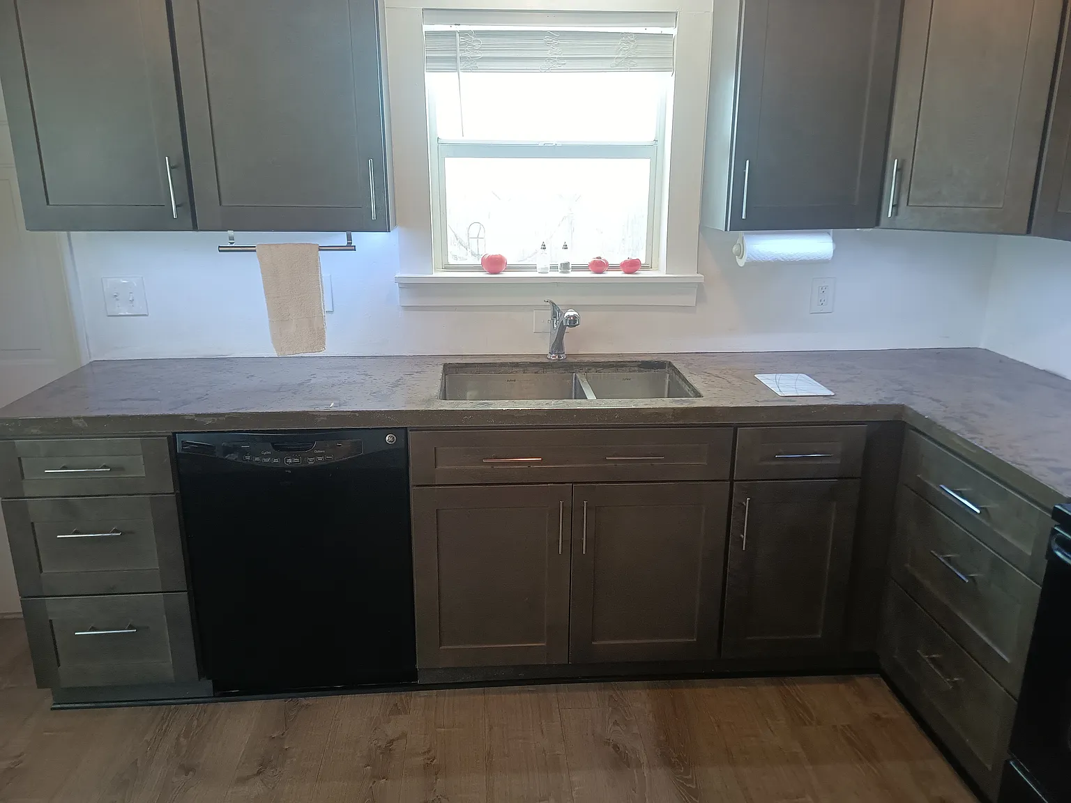 2 bed, 900 sqft, $1,749 — Photo 3