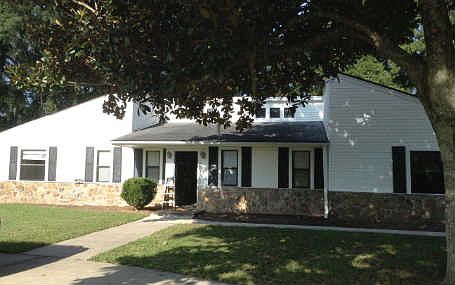 1st image of 540 NW Fairway Dr