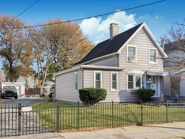 133 Van Pelt Ave, Staten Island, NY 10303