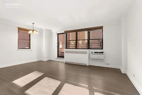 Rented by Sotheby's International Realty | media 35