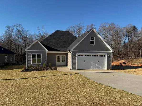 182 Hickory Cove Ln, Moneta, VA 24121
