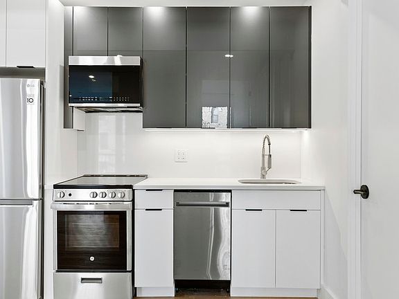 2nd image of 2484 Bedford Ave #6D