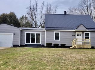 424 Parkside Dr, Erie, PA 16511