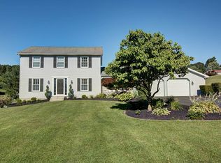 5545 Ridge Rd, Slatington, PA 18080