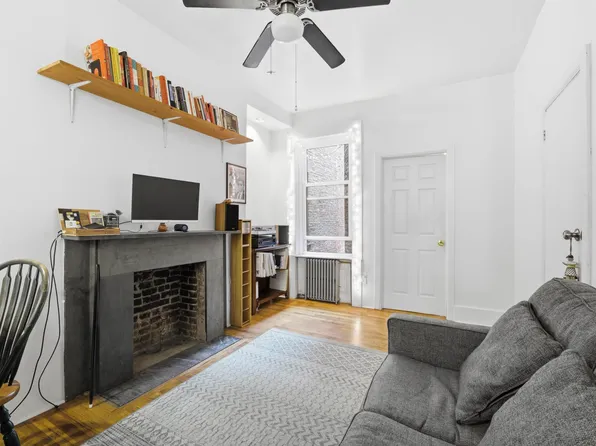 570 Jersey Avenue image 3 of 37