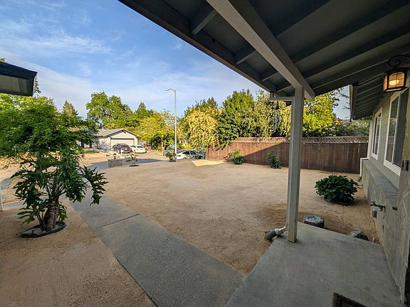 5th image of 1629 Chapman Way