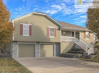 1019 Redwood Dr, Raymore, MO 64083