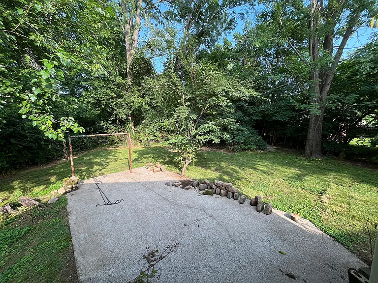 1608 Glendale Dr — Photo 9