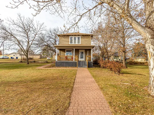 706 Ash St, Lisbon, ND 58054