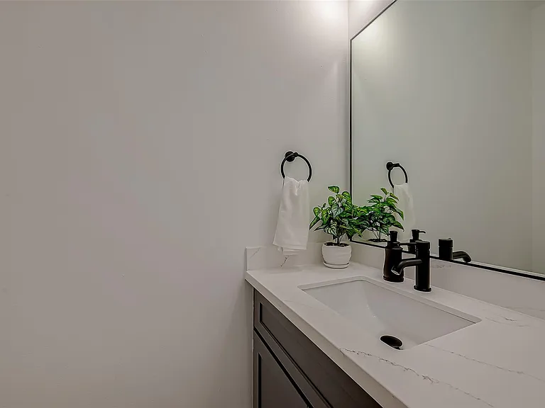 2726 Anita St — Photo 16