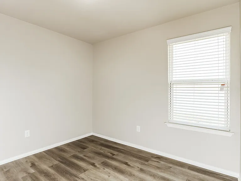 3215 Pedernales Dr — Photo 11