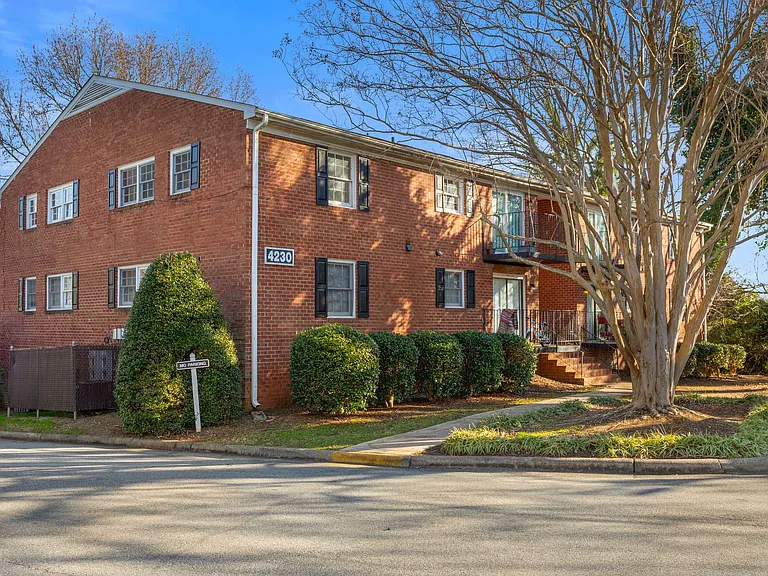 Morris Manor — Photo 22
