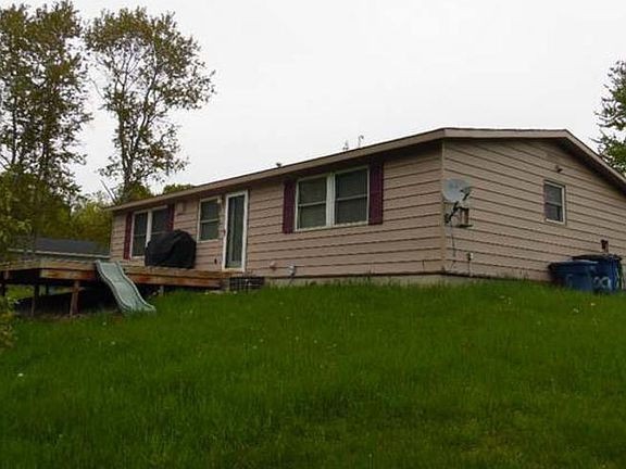 2nd image of 2525 Martha Dr
