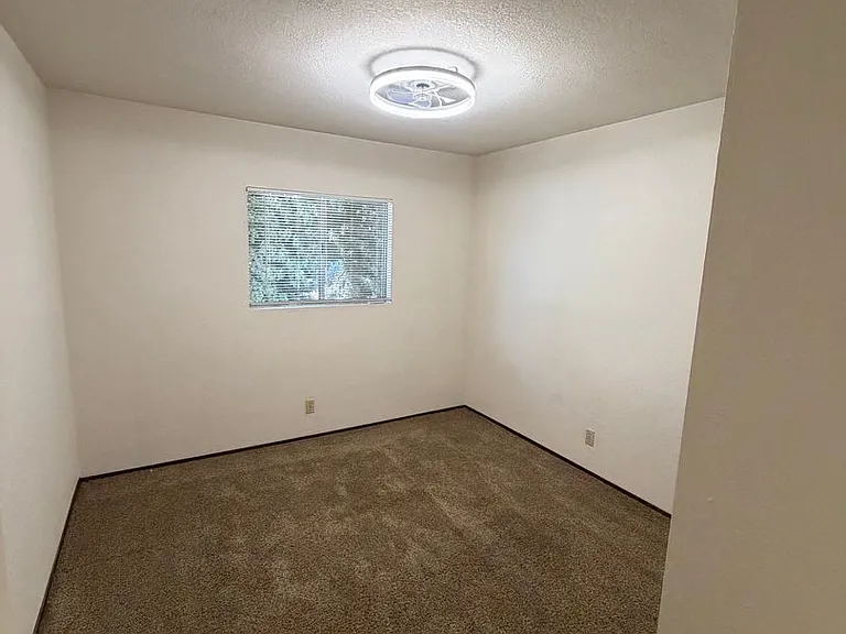 1448 Warner St — Photo 33