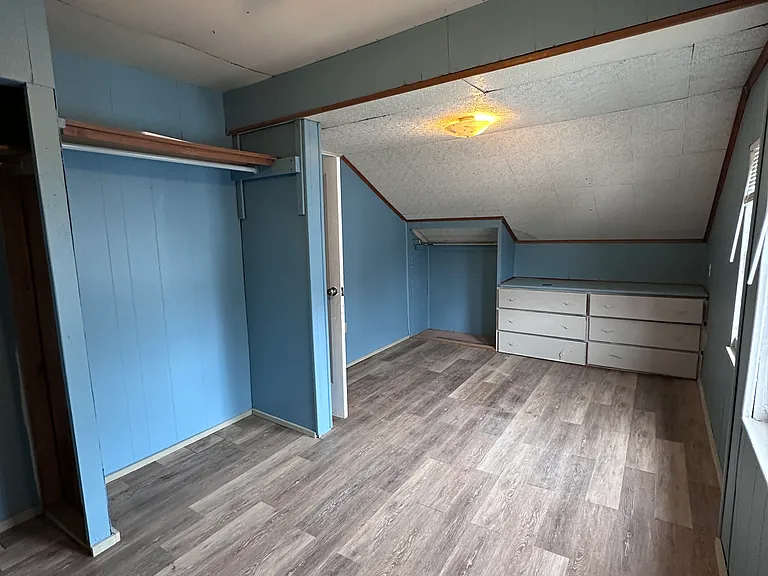 211 Gould St — Photo 4