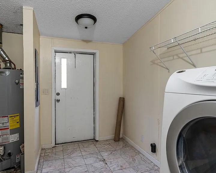 207 Moore St — Photo 27