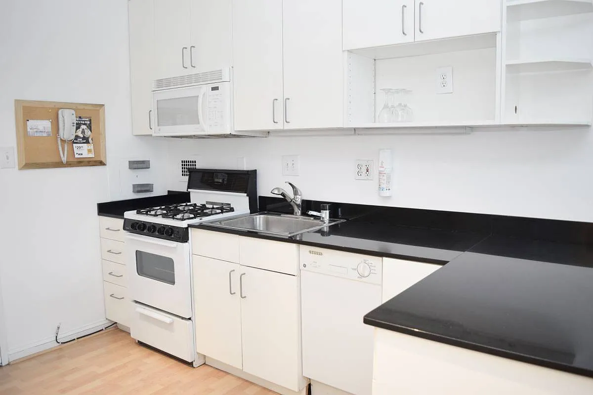 Studio, 452 sqft, $1,700 — Photo 4