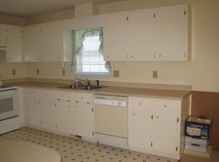 142 Westside Ln, Richlands, NC 28574