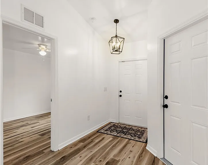 3520 SW 17th Ave — Photo 3