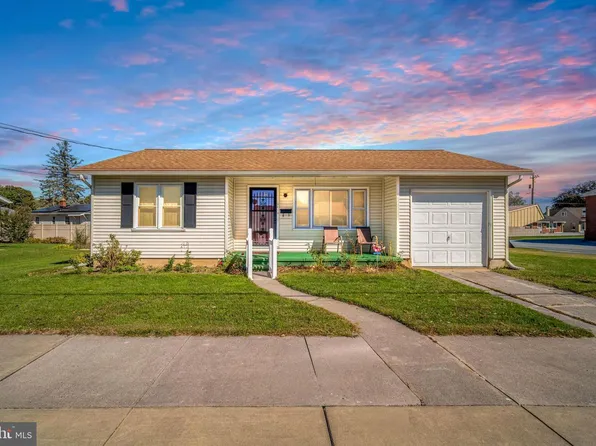 136 N Penn St, Palmyra, PA 17078