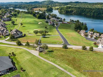 889 Rarity Bay Pkwy, Vonore, TN, 37885