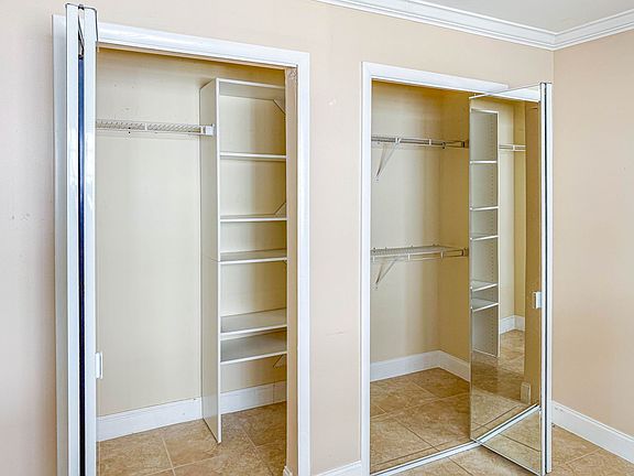 3rd image of 633 NE 2nd Ave APT 15