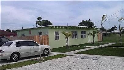 2nd image of 1017 SW 8th St Unit 1-14930870