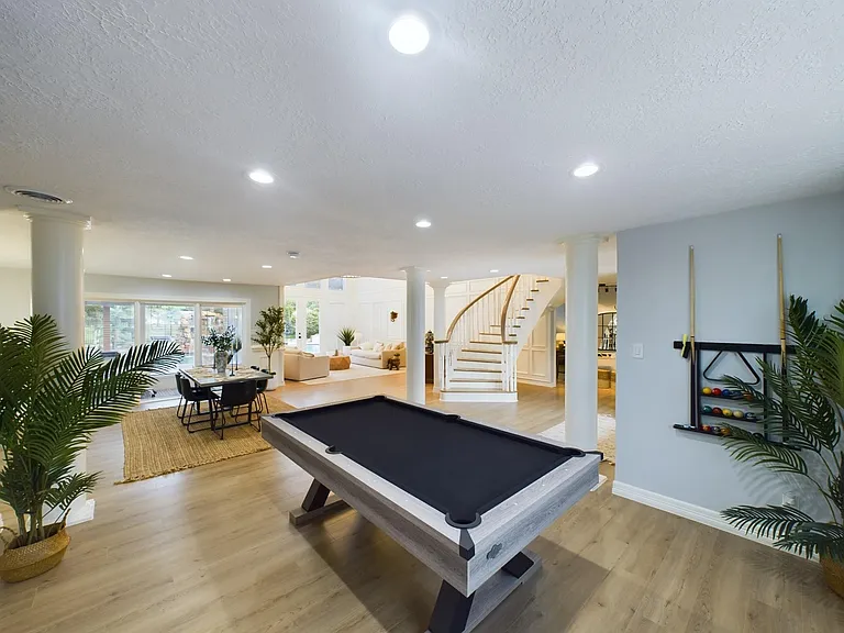 7702 Antoine Dr — Photo 8