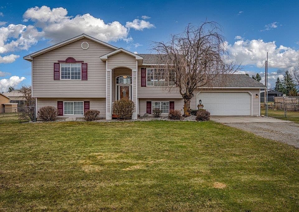 1st image of 611 S Barker Rd