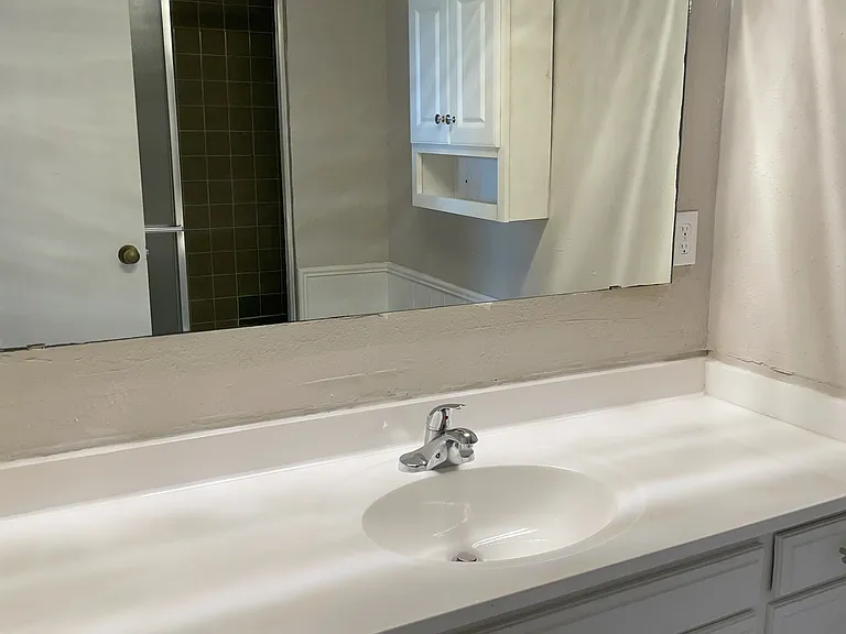 11331 N May Ave — Photo 23