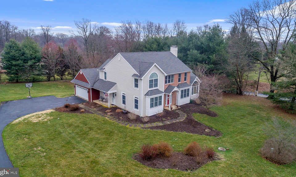 1st image of 500 Fox Hollow Dr