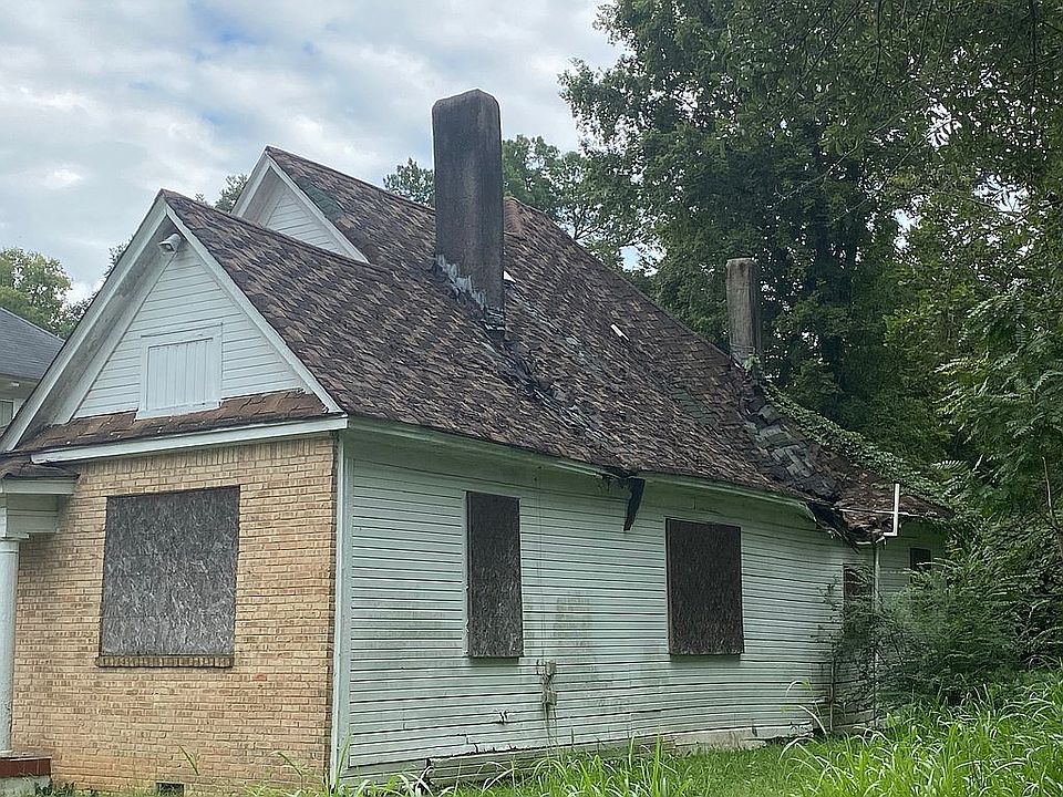 2nd image of 363 Gaston Ave