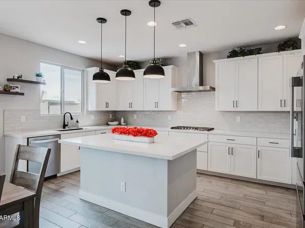 17313 W WOOD Drive, Surprise, AZ 85388