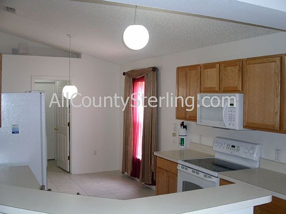3rd image of 2716 Derby Dr