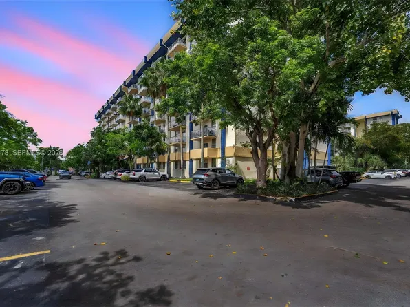 801 NW 47th Ave APT 118W, Miami, FL 33126