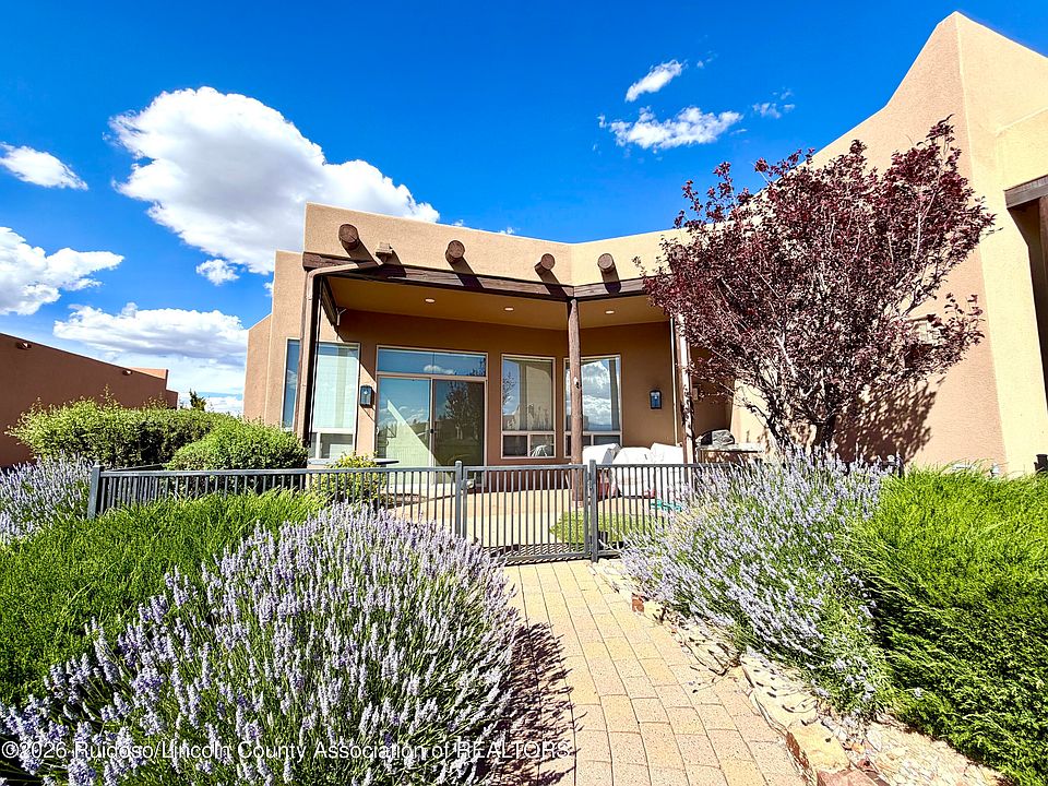 1st image of 202 Pueblo Loop