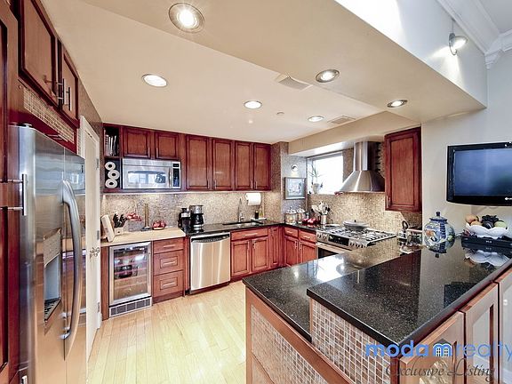 3rd image of 381 Lenox Ave APT 5D